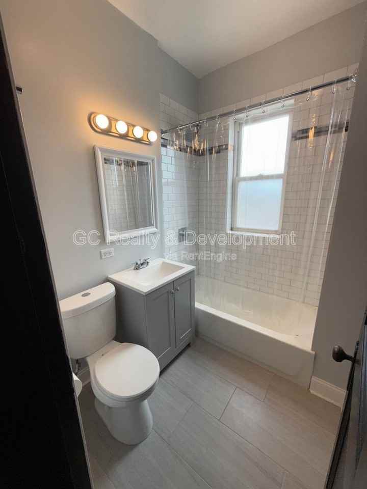 1452 E Marquette Rd #3 - Photo 7 of 9