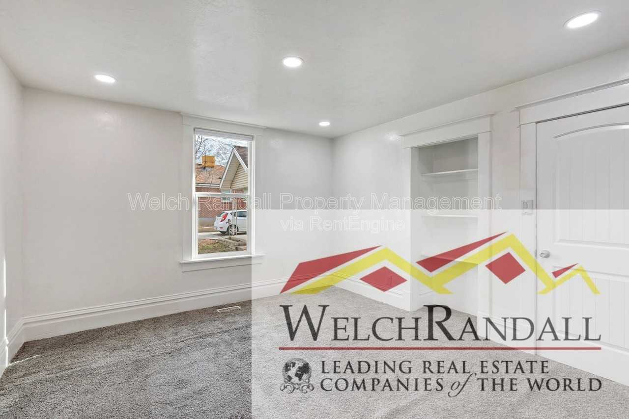 825 27th St - Photo 7 of 15