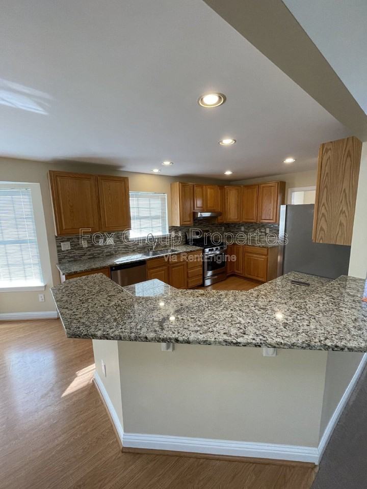 20329 Berry Cir - Photo 5 of 28