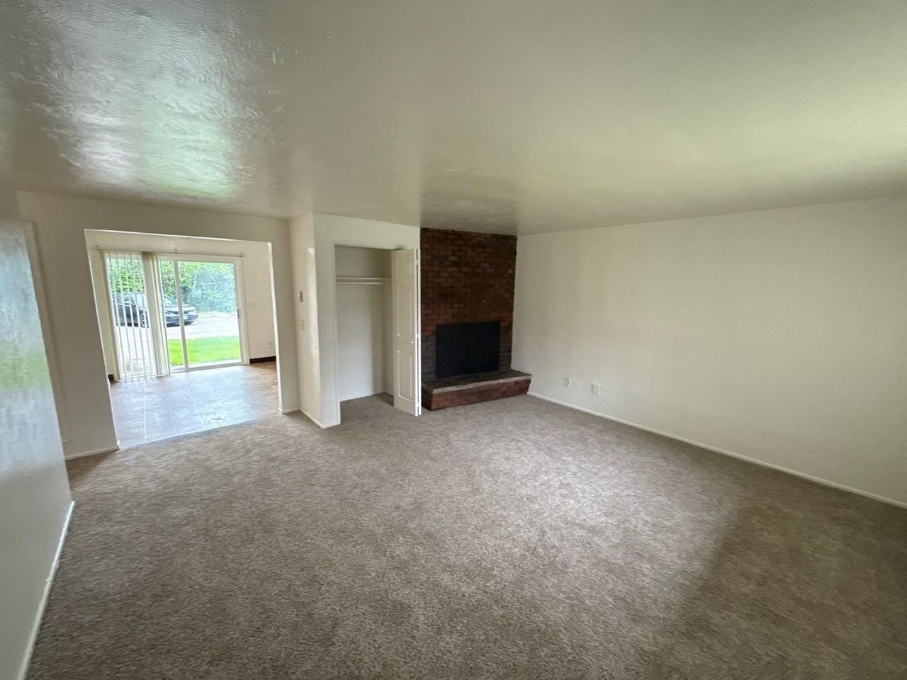 3875 Iberis St Ne - Photo 2 of 18