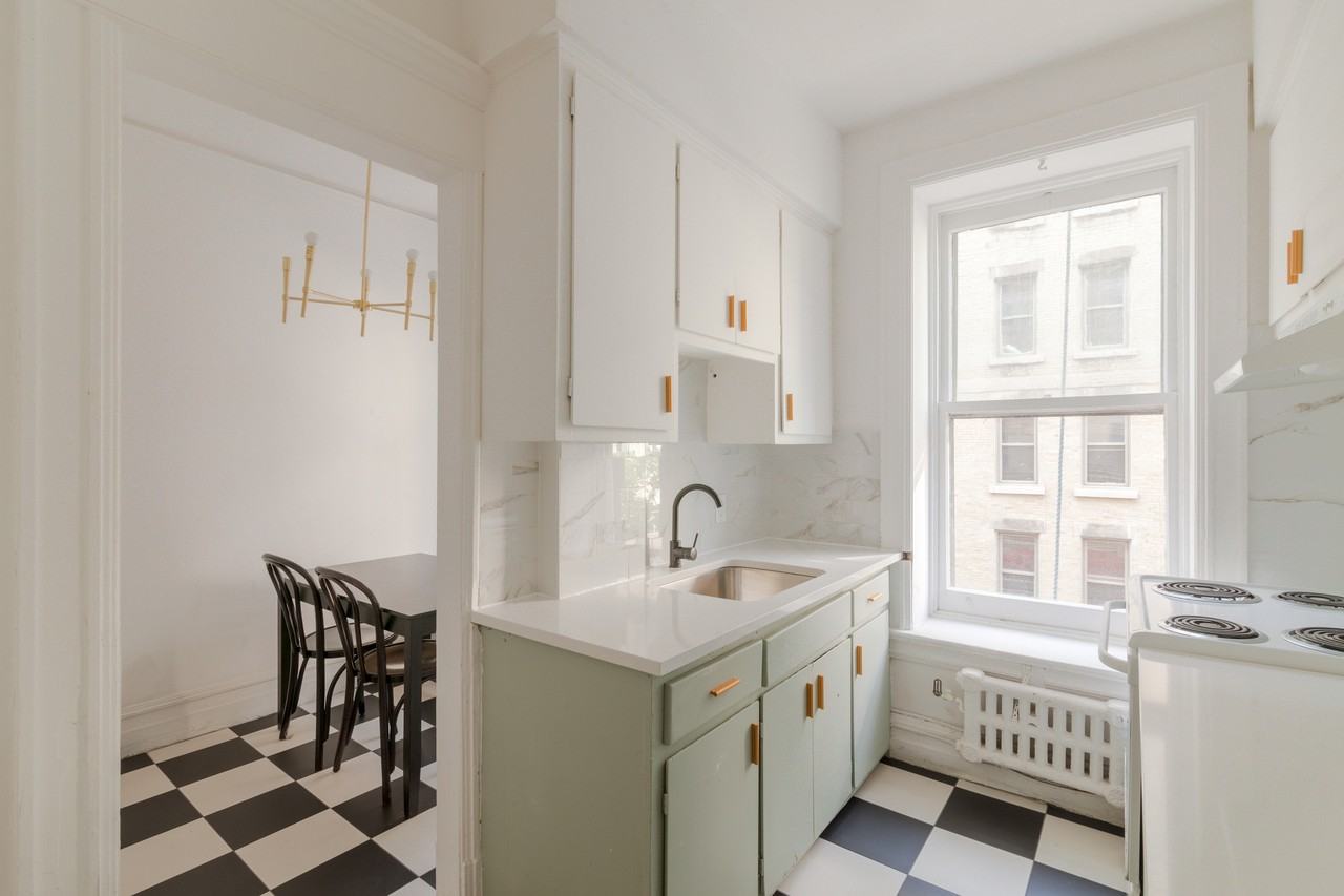 1245 Saint-Marc Street - Photo 3 of 17