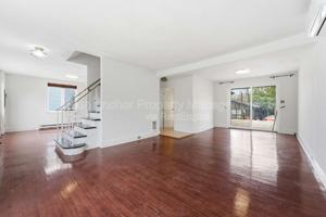featured image of 247 Macdonald Ave #1