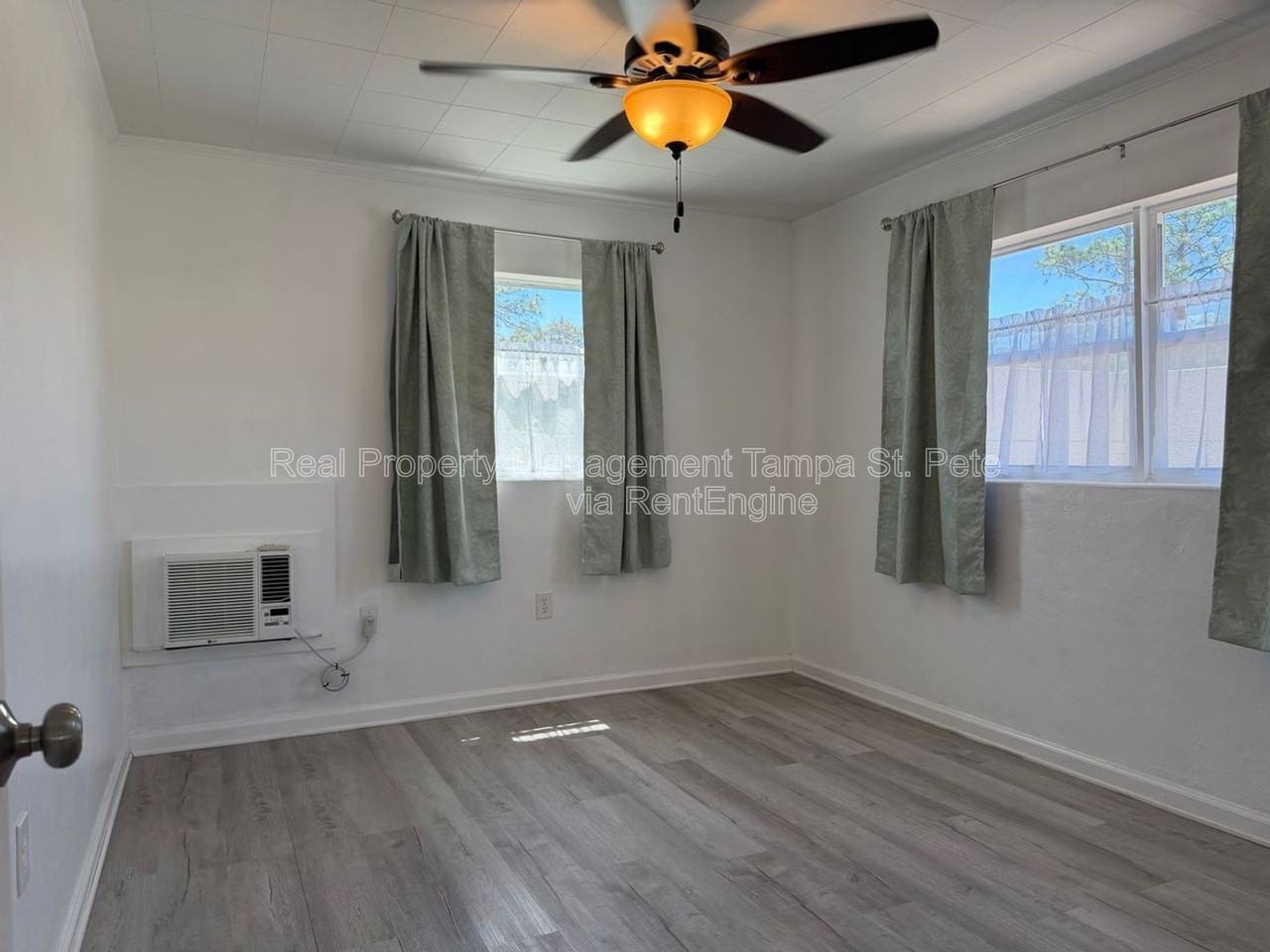 6900 Miami Dr #1 - Photo 6 of 18