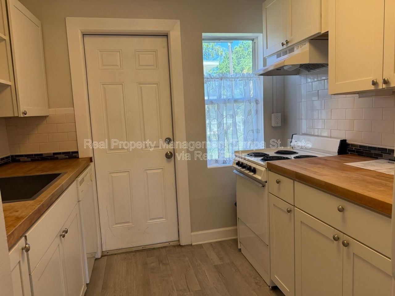 6900 Miami Dr #1 - Photo 7 of 18