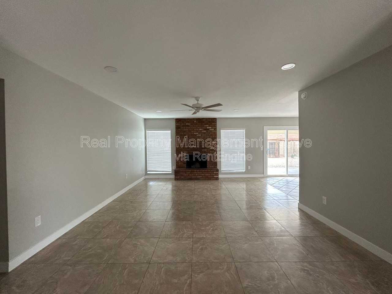 3416 S Westfall Ave - Photo 5 of 30