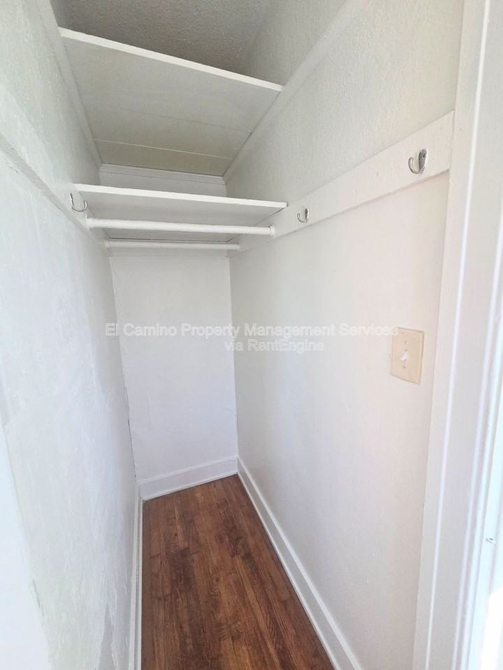 2276 W 28th St - Photo 6 of 8