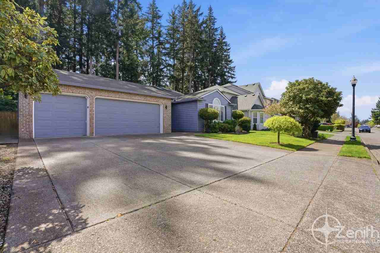 2348 Nw 45th Ave - Photo 2 of 42