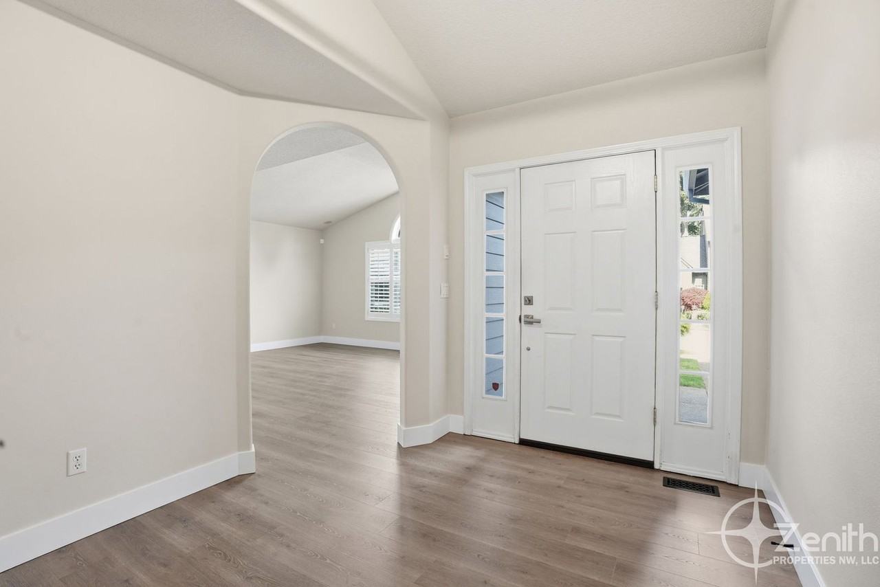 2348 Nw 45th Ave - Photo 4 of 42