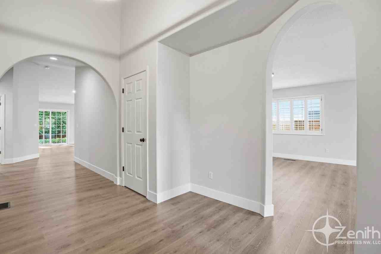 2348 Nw 45th Ave - Photo 5 of 42