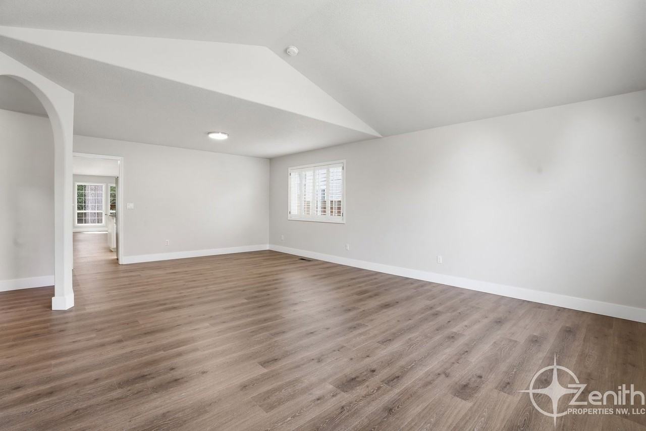 2348 Nw 45th Ave - Photo 7 of 42