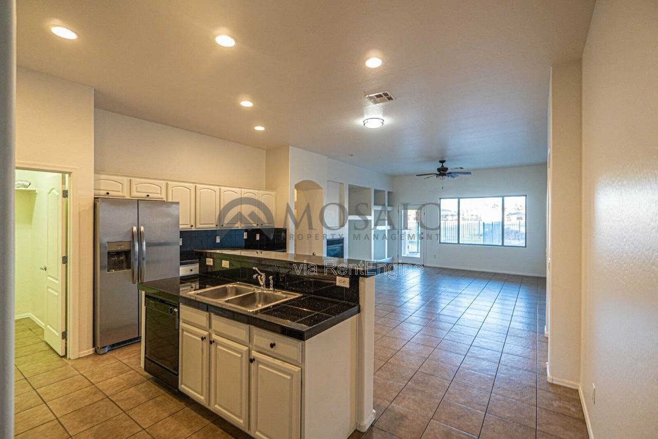 21316 E Via Del Rancho - Photo 7 of 23