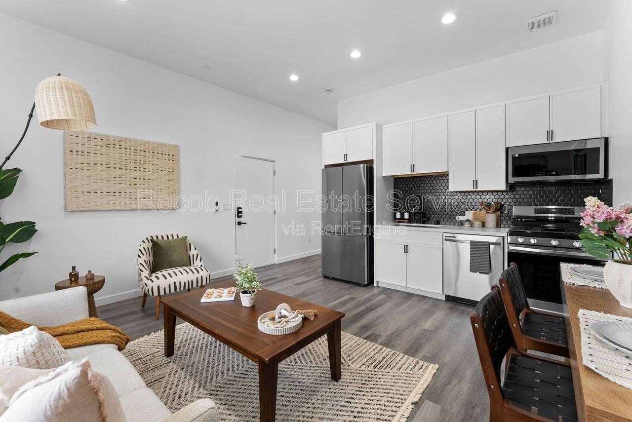 5254 Adams Ave #4 - Photo 5 of 23