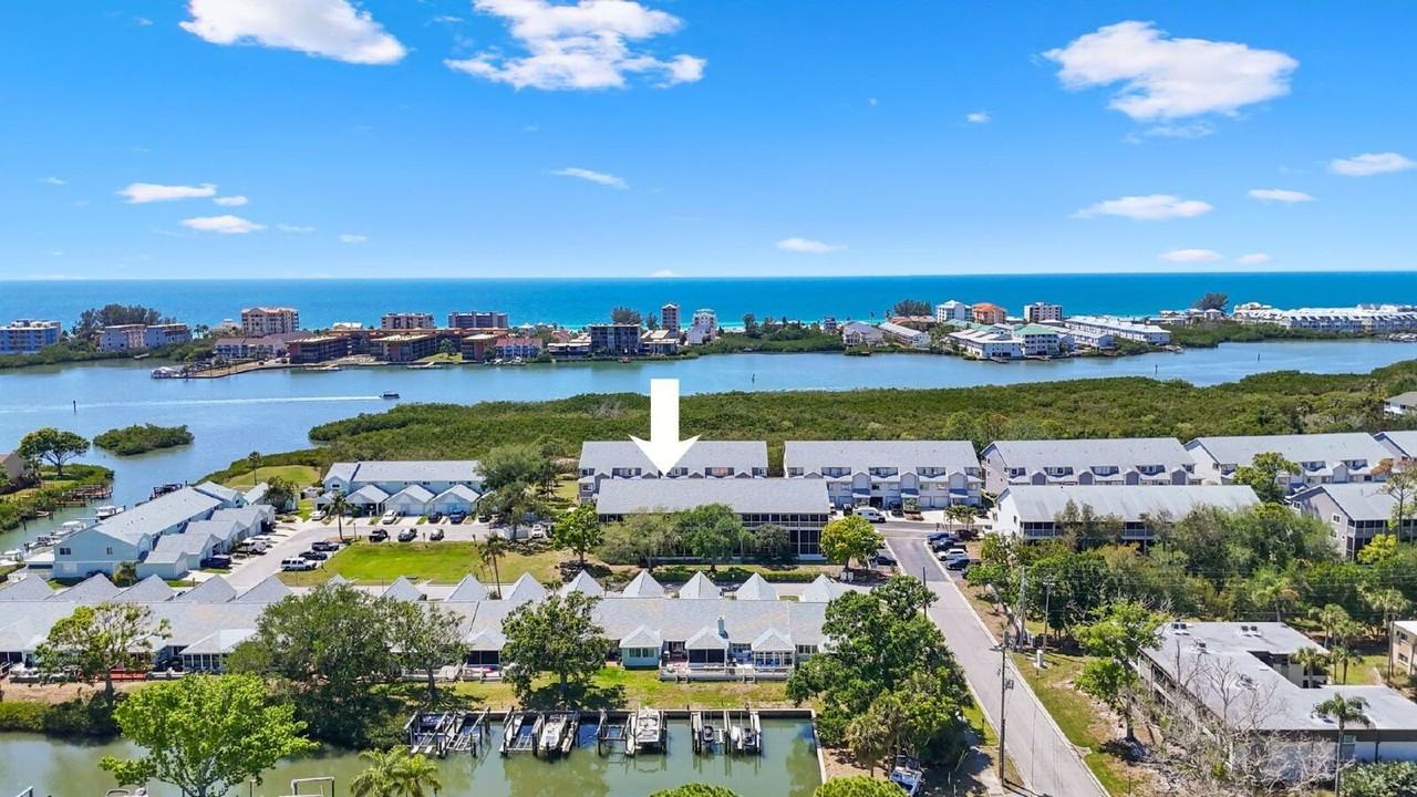 9479 Tara Cay Ct - Photo 4 of 50