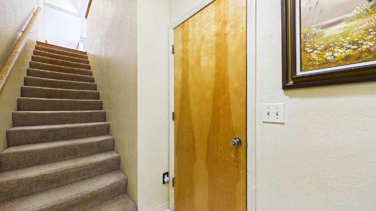 9479 Tara Cay Ct - Photo 7 of 50