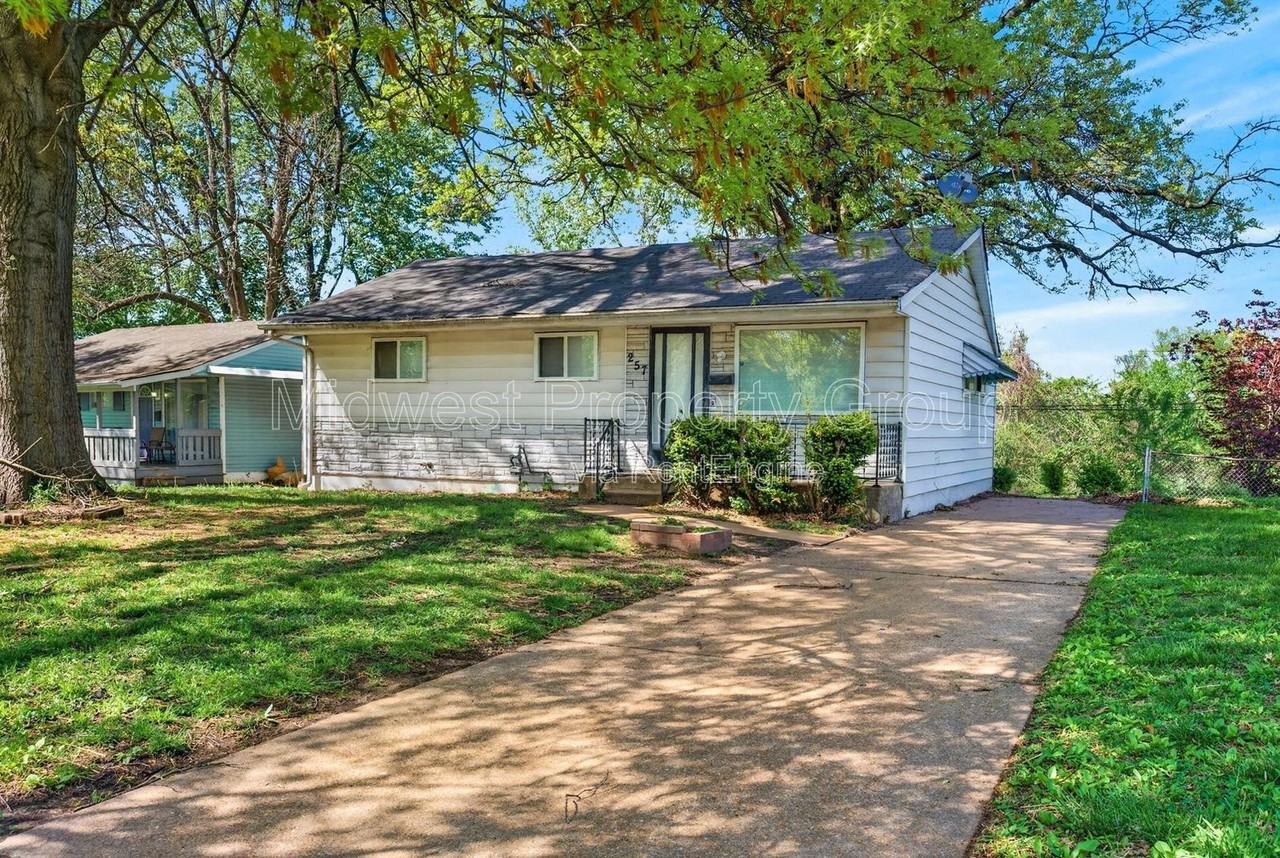 257 Glen Garry Rd - Photo 2 of 30