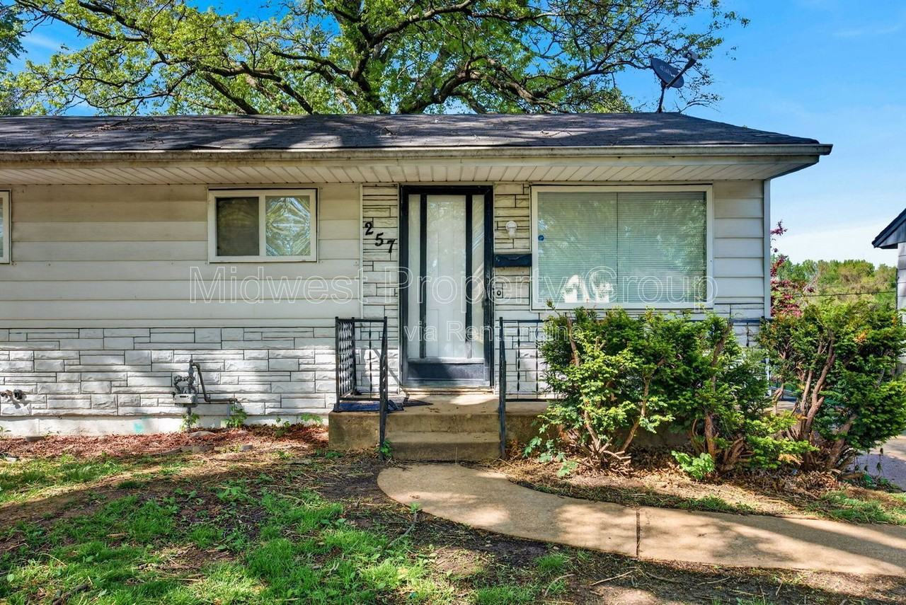 257 Glen Garry Rd - Photo 3 of 30