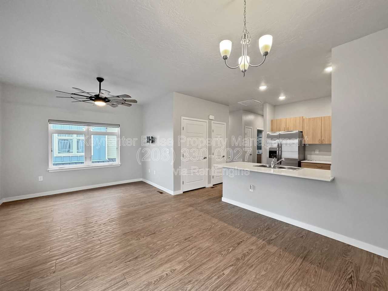 4265 N Reed Ln - Photo 3 of 20