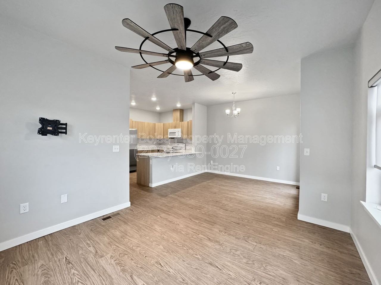 4265 N Reed Ln - Photo 4 of 20