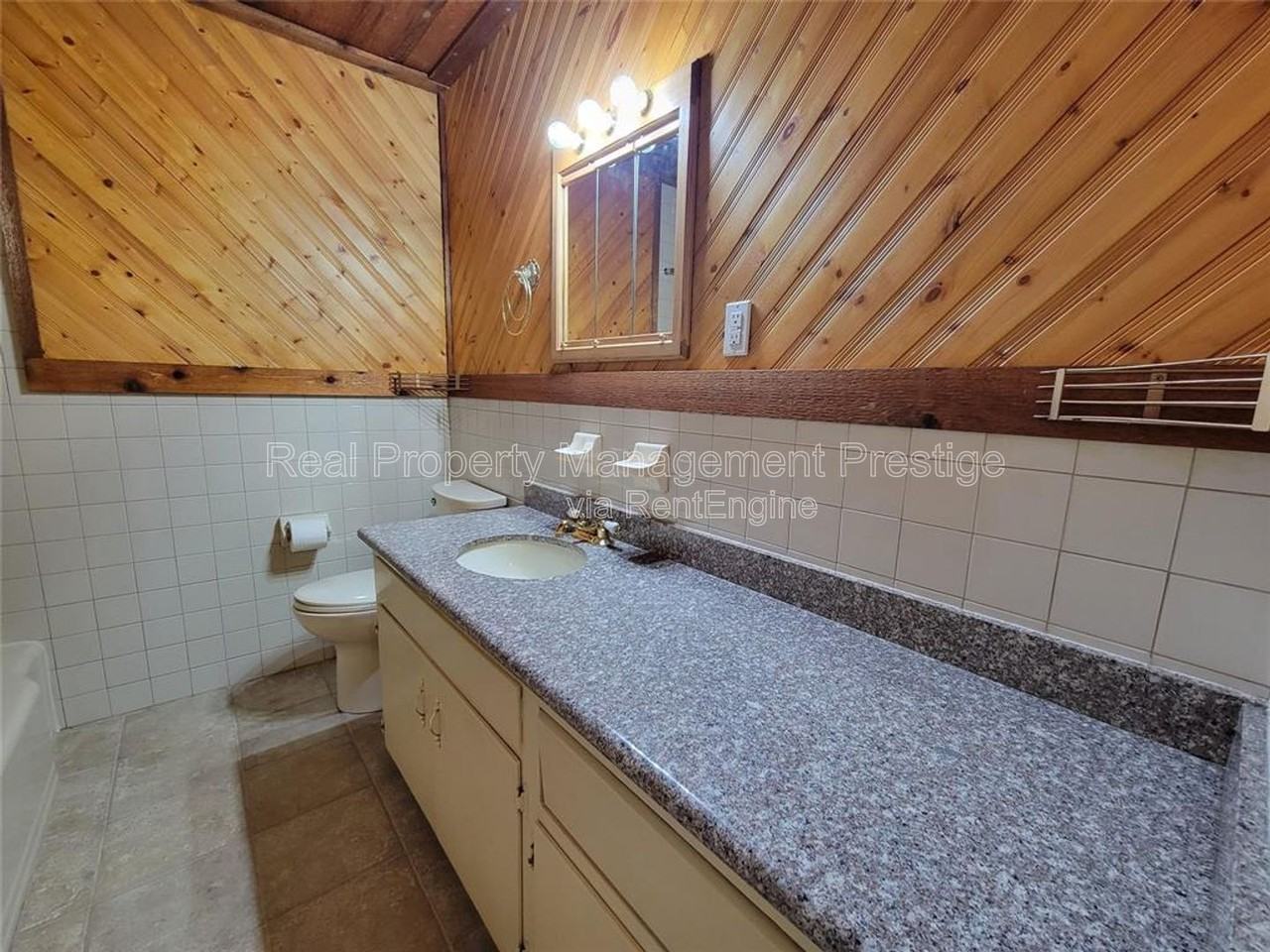 2419 Stonecrest Dr - Photo 3 of 22