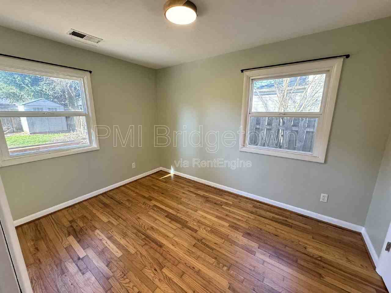 9545 N Hodge Ave - Photo 7 of 15