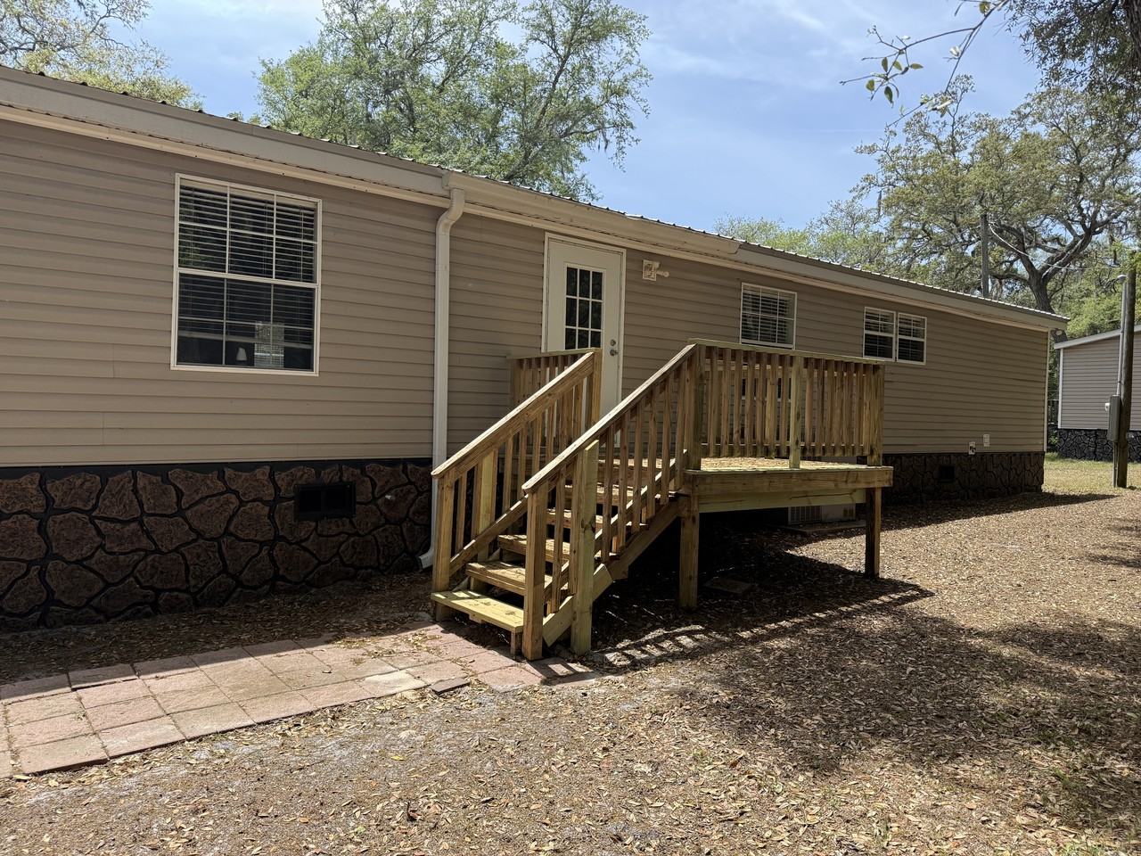 7831 Nw 166th St - Photo 3 of 27