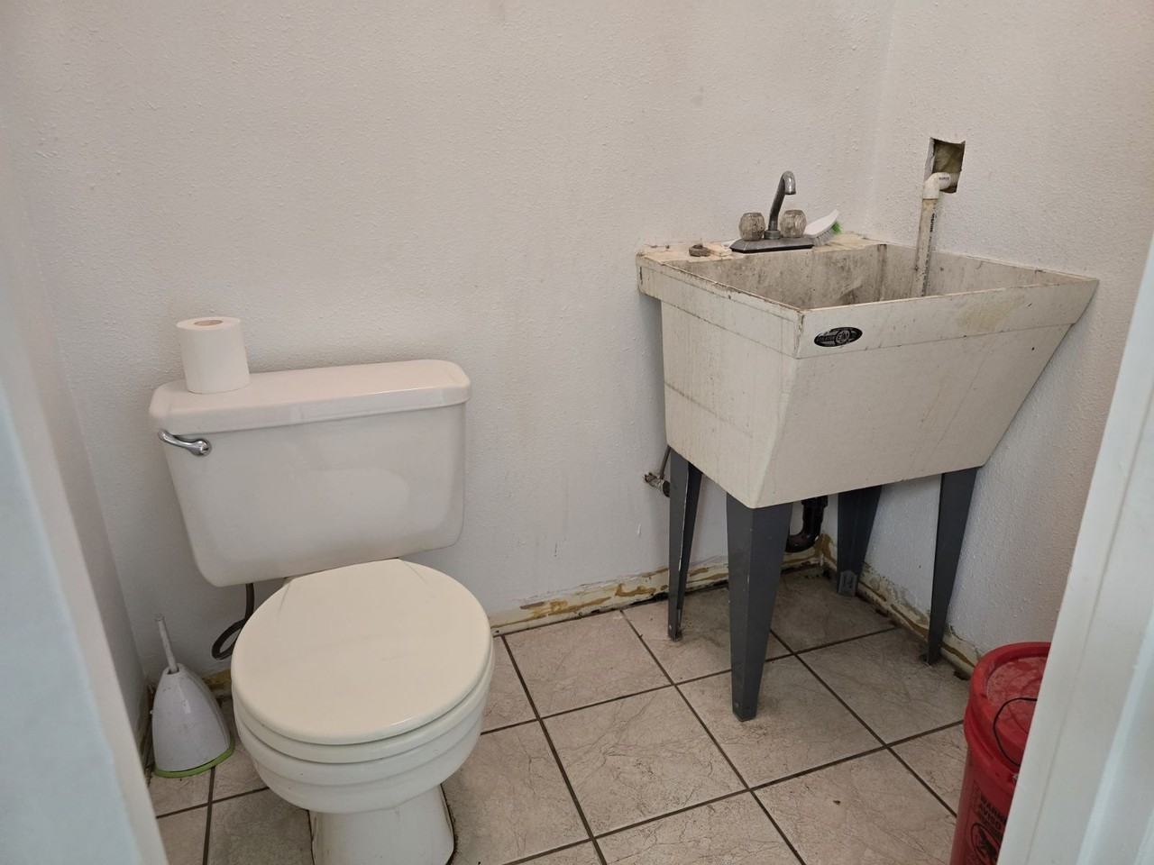 2037 Ne Stephens St - Photo 4 of 19