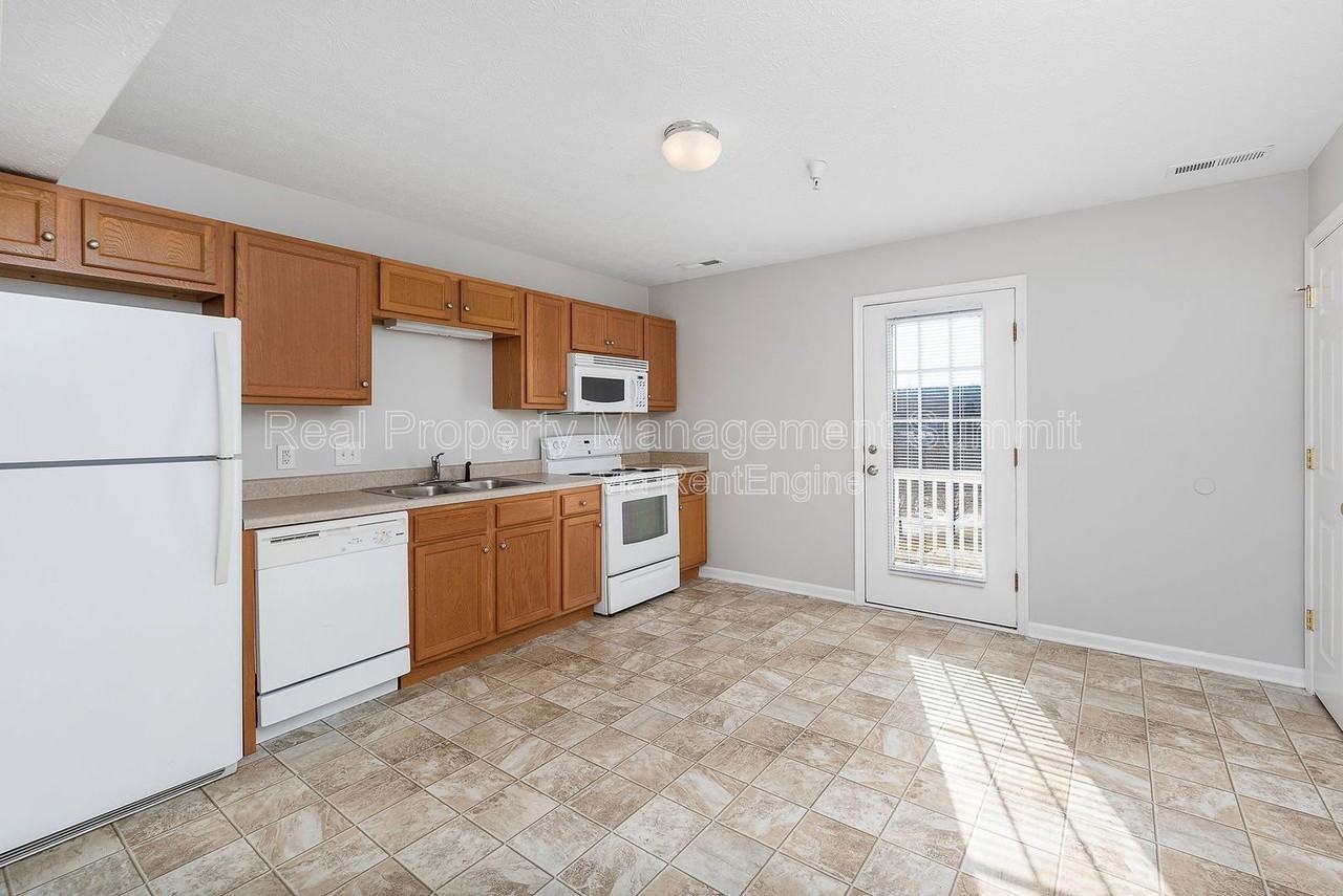 1009 Seth Dr #407 - Photo 4 of 16