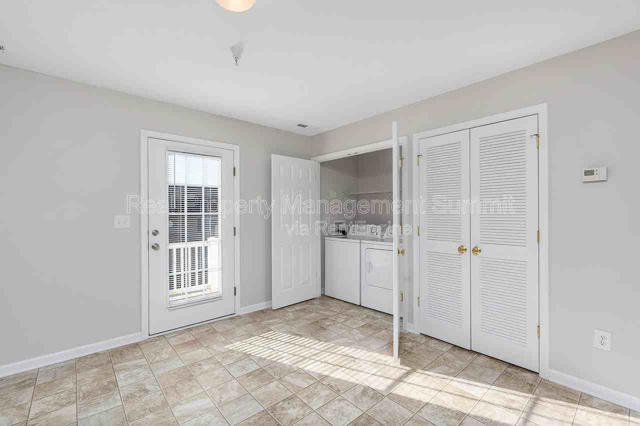 1009 Seth Dr #407 - Photo 6 of 16