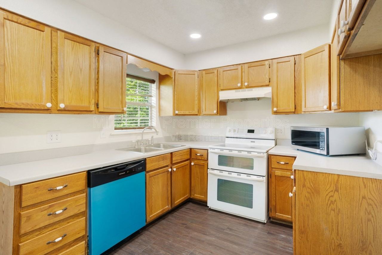 1829 Ridgewood Rd - Photo 7 of 26