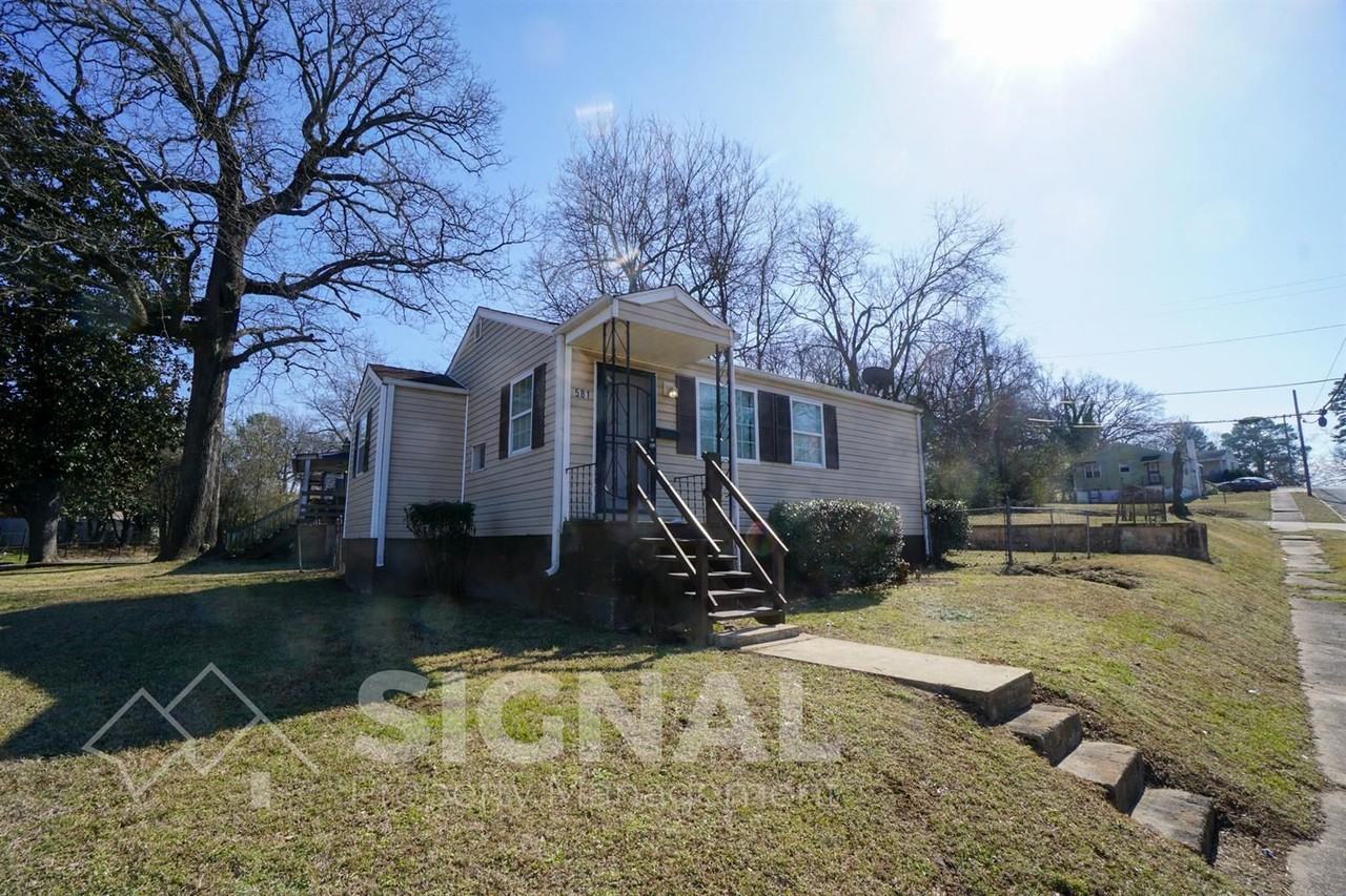 581 Seminole Cir - Photo 2 of 14