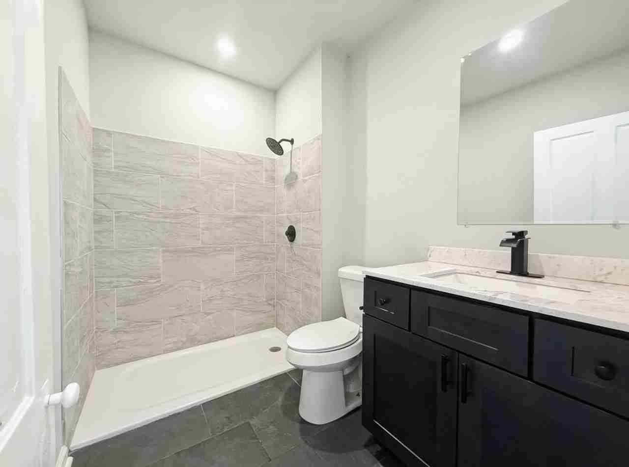 1055 Walnut St #C - Photo 5 of 9