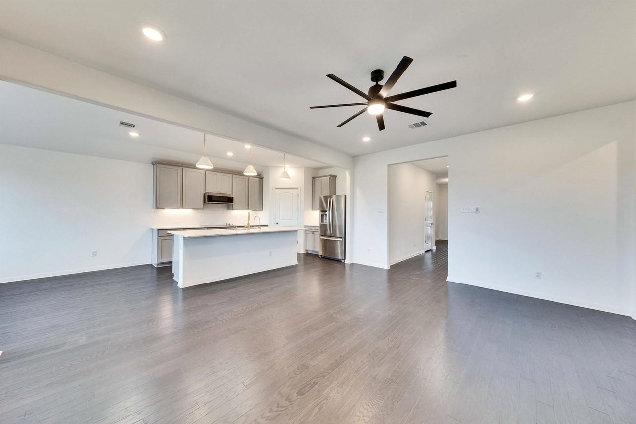 17728 Zinfandel Dr - Photo 4 of 24