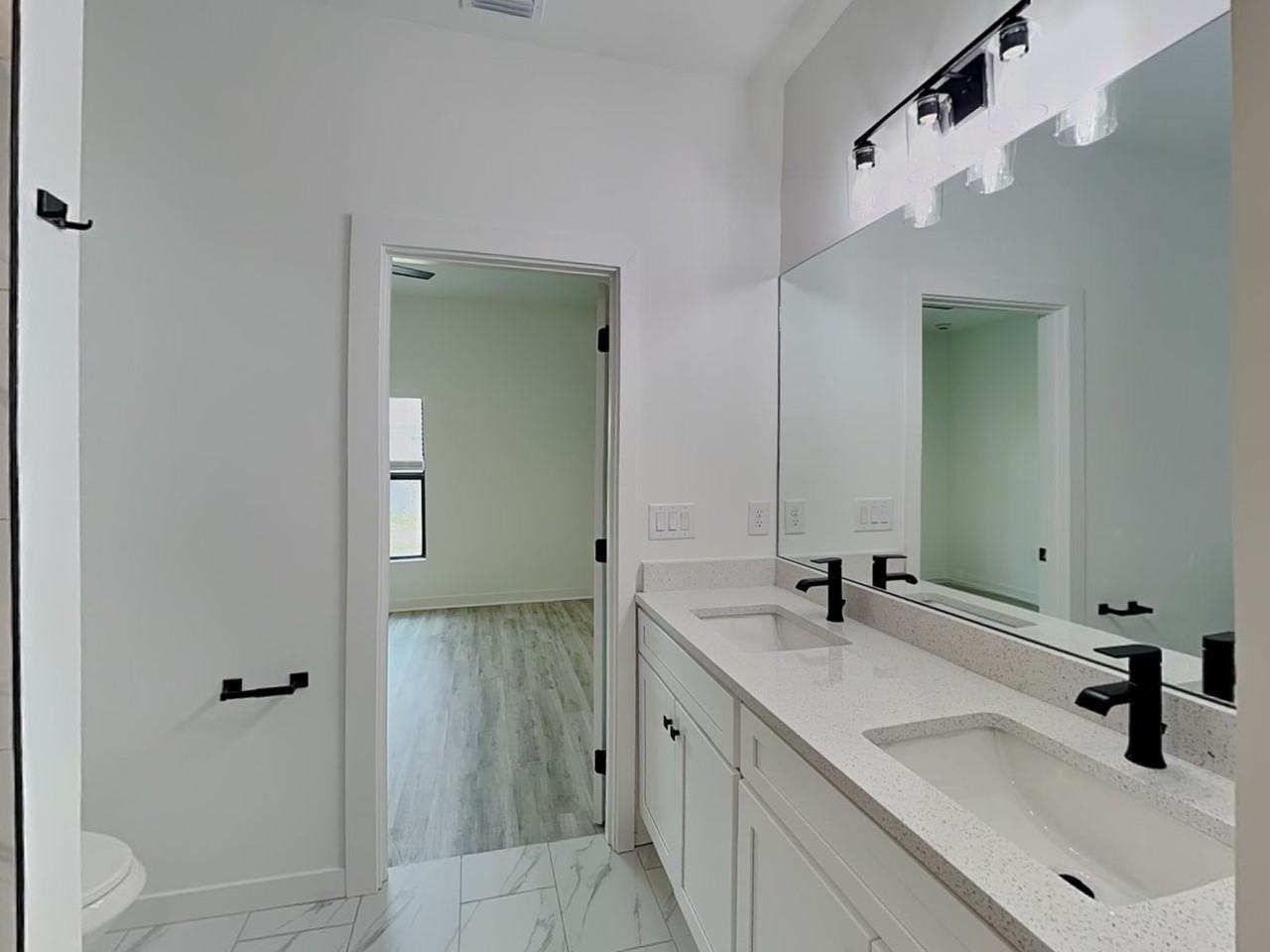 4723 22nd St Sw - Photo 7 of 38