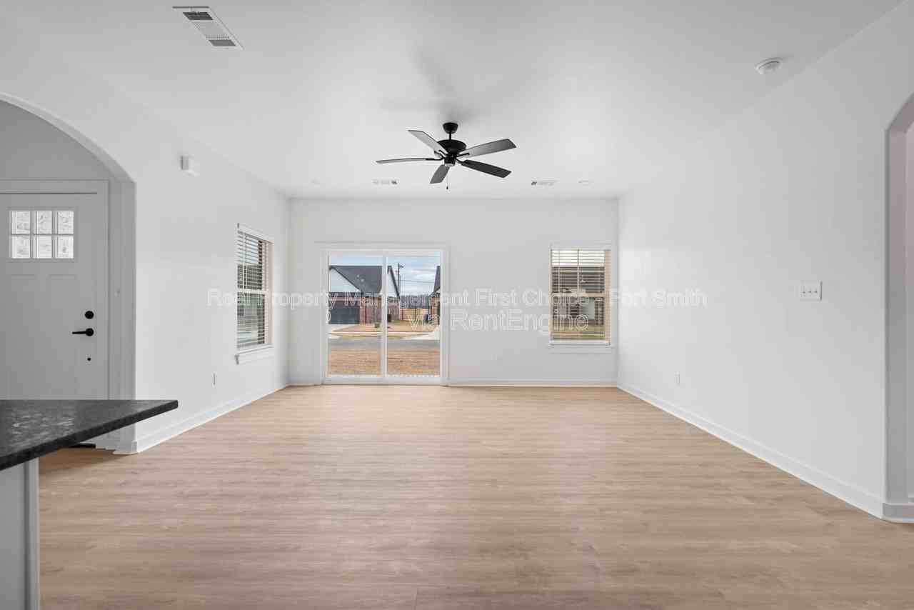 8915 Cambria Cir #A - Photo 4 of 22