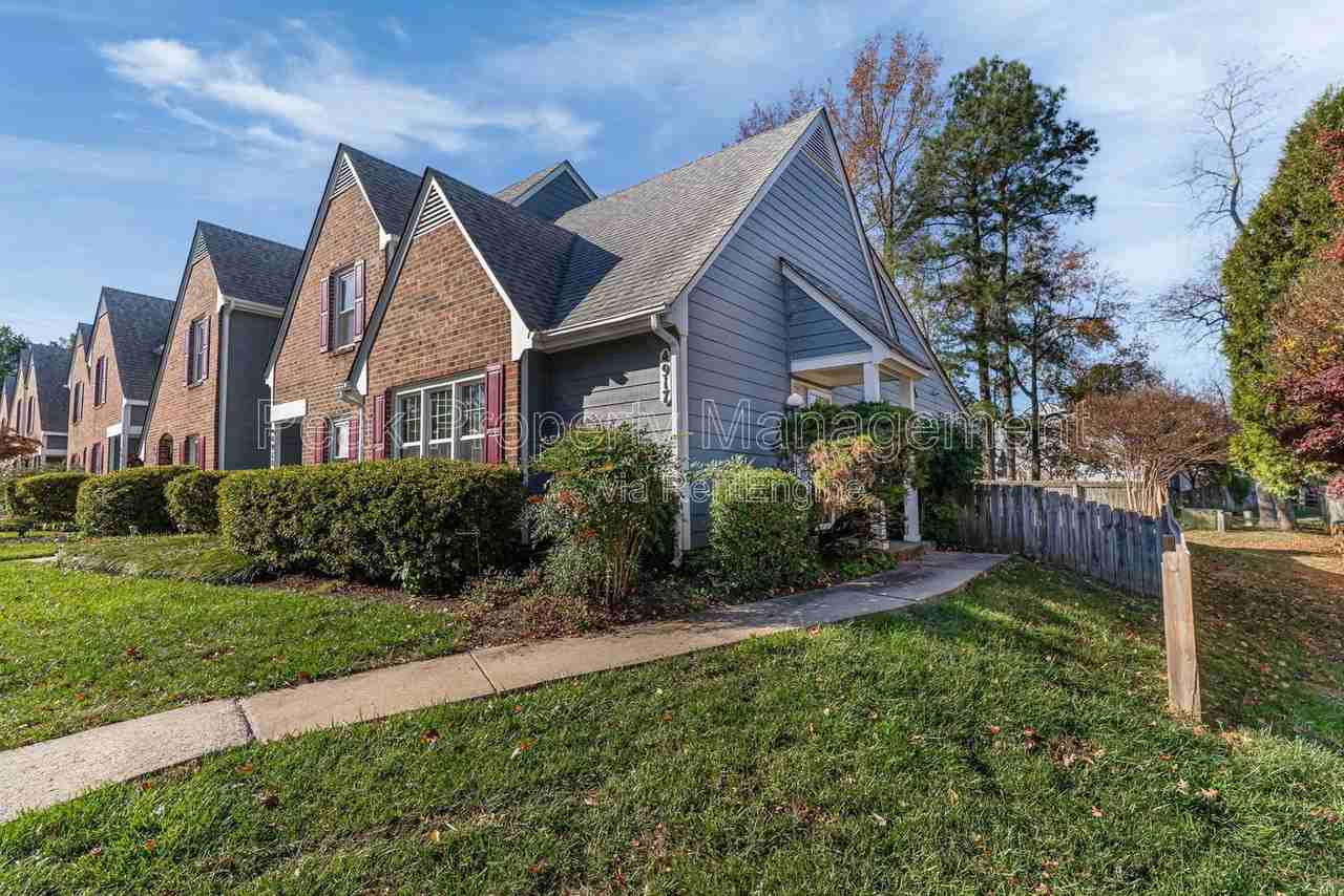 4917 Hillery Ct - Photo 3 of 33