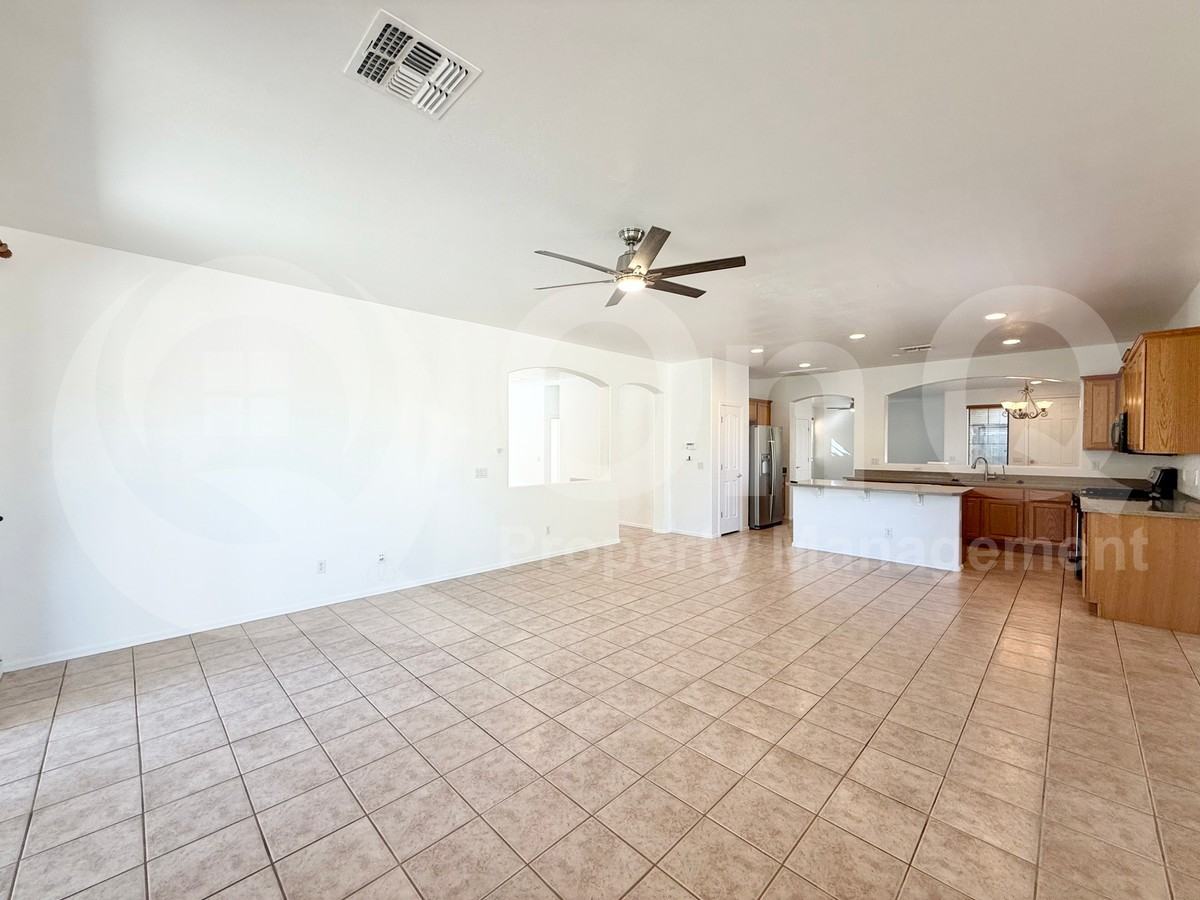 2135 E Grand Canyon Dr - Photo 7 of 27