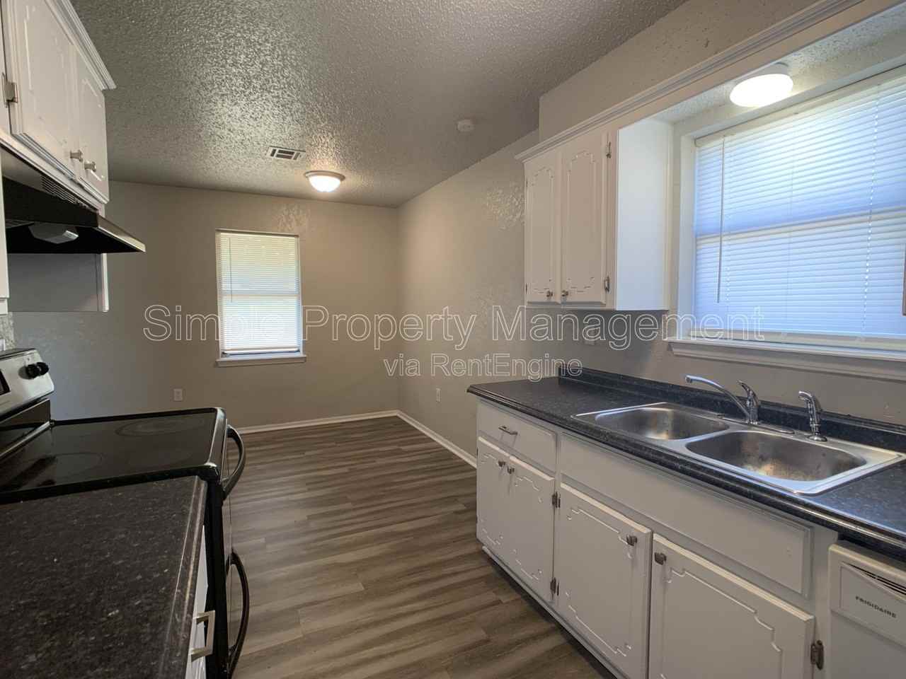 14206 Ne 4th St - Photo 7 of 11