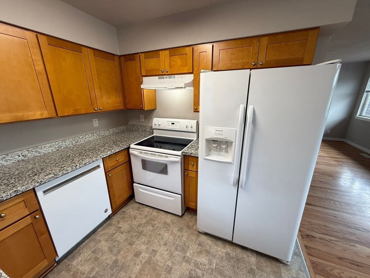 2236 Hoyt St Se - Photo 6 of 20