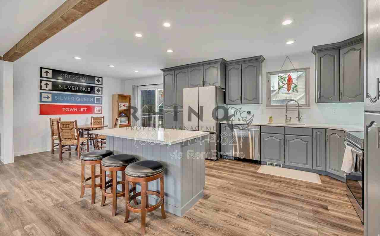 9218 S Laura Anne Way - Photo 2 of 31