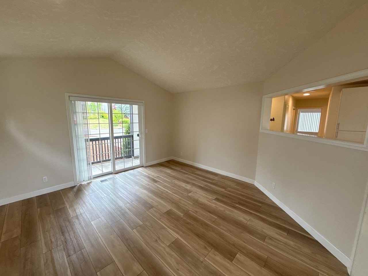 5512 Murray St Se - Photo 4 of 38