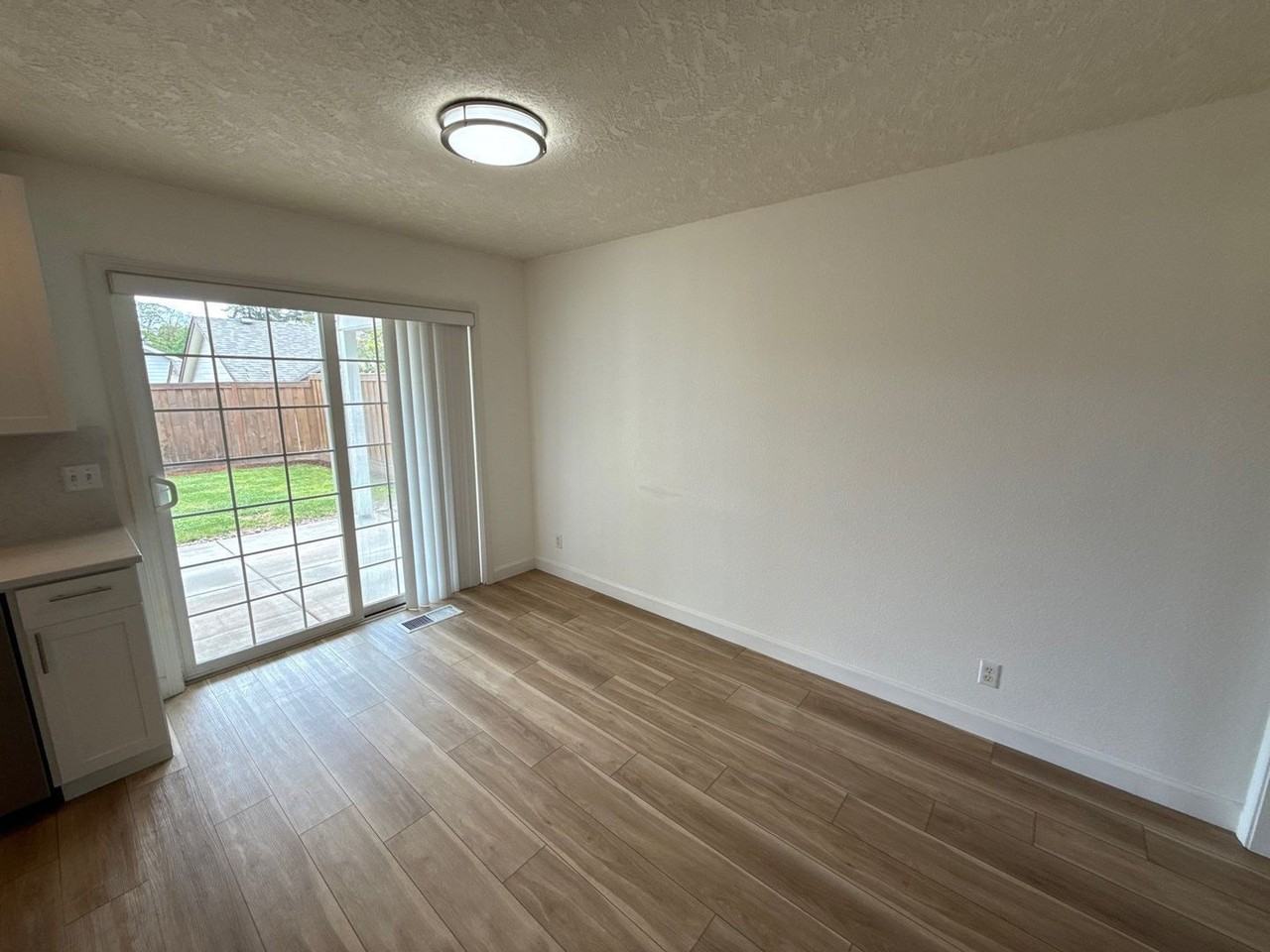 5512 Murray St Se - Photo 7 of 38