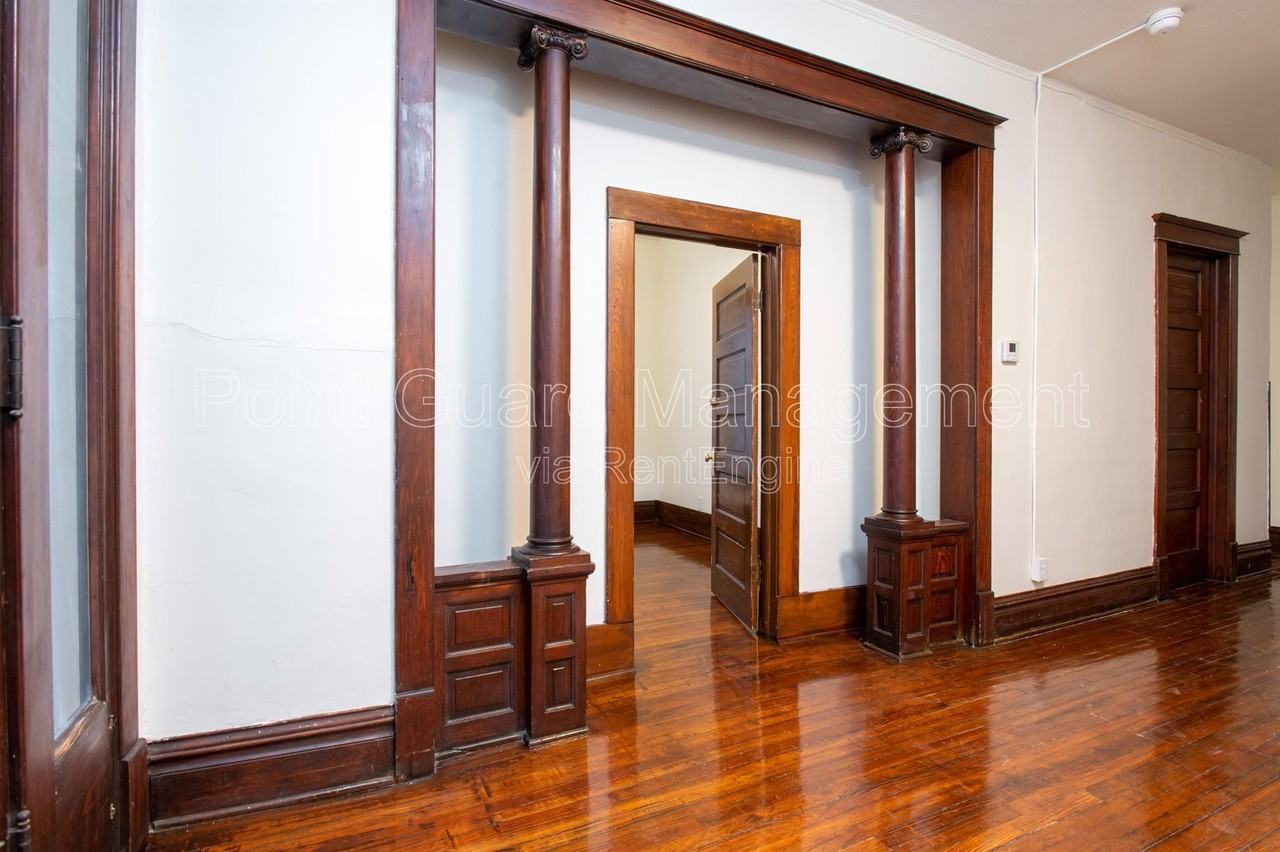 3224 Oakland Ave - Photo 5 of 26