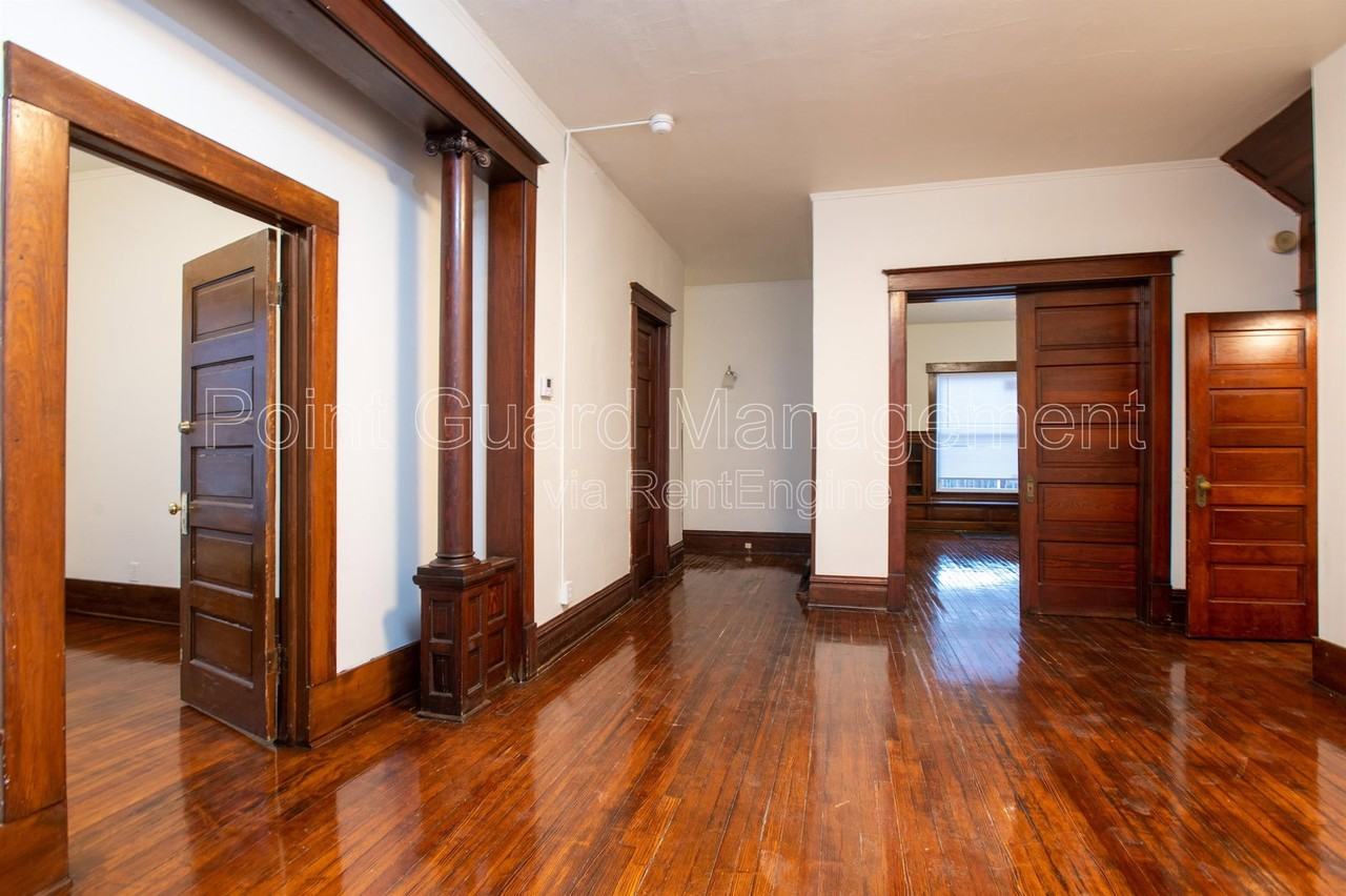 3224 Oakland Ave - Photo 6 of 26