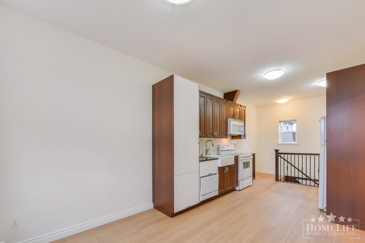 6983 192 St - Photo 5 of 13