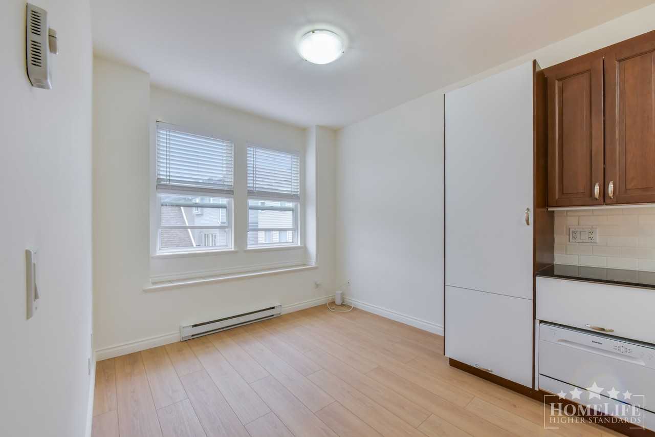 6983 192 St - Photo 6 of 13