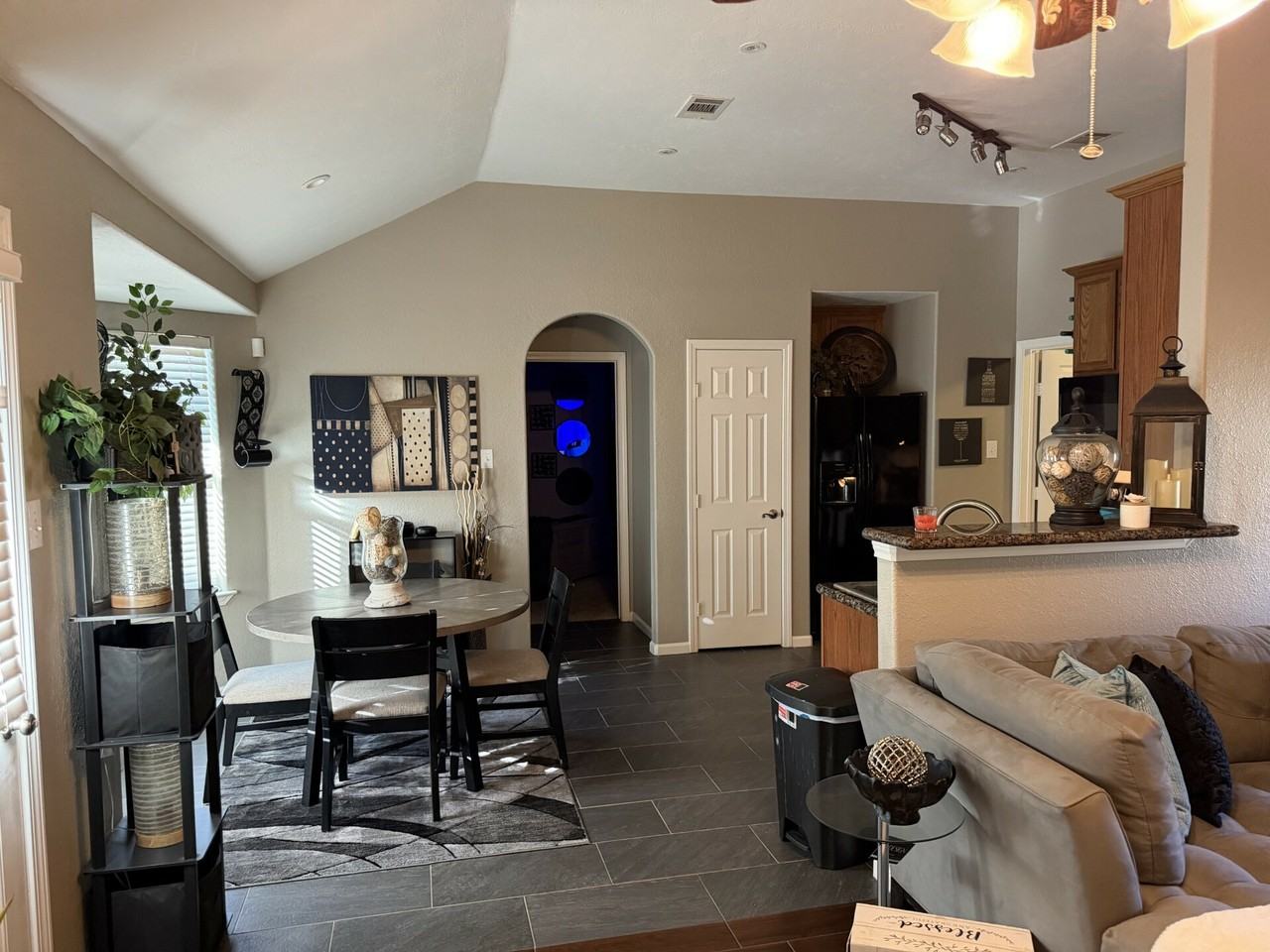 109 Mourning Dove - Photo 6 of 17