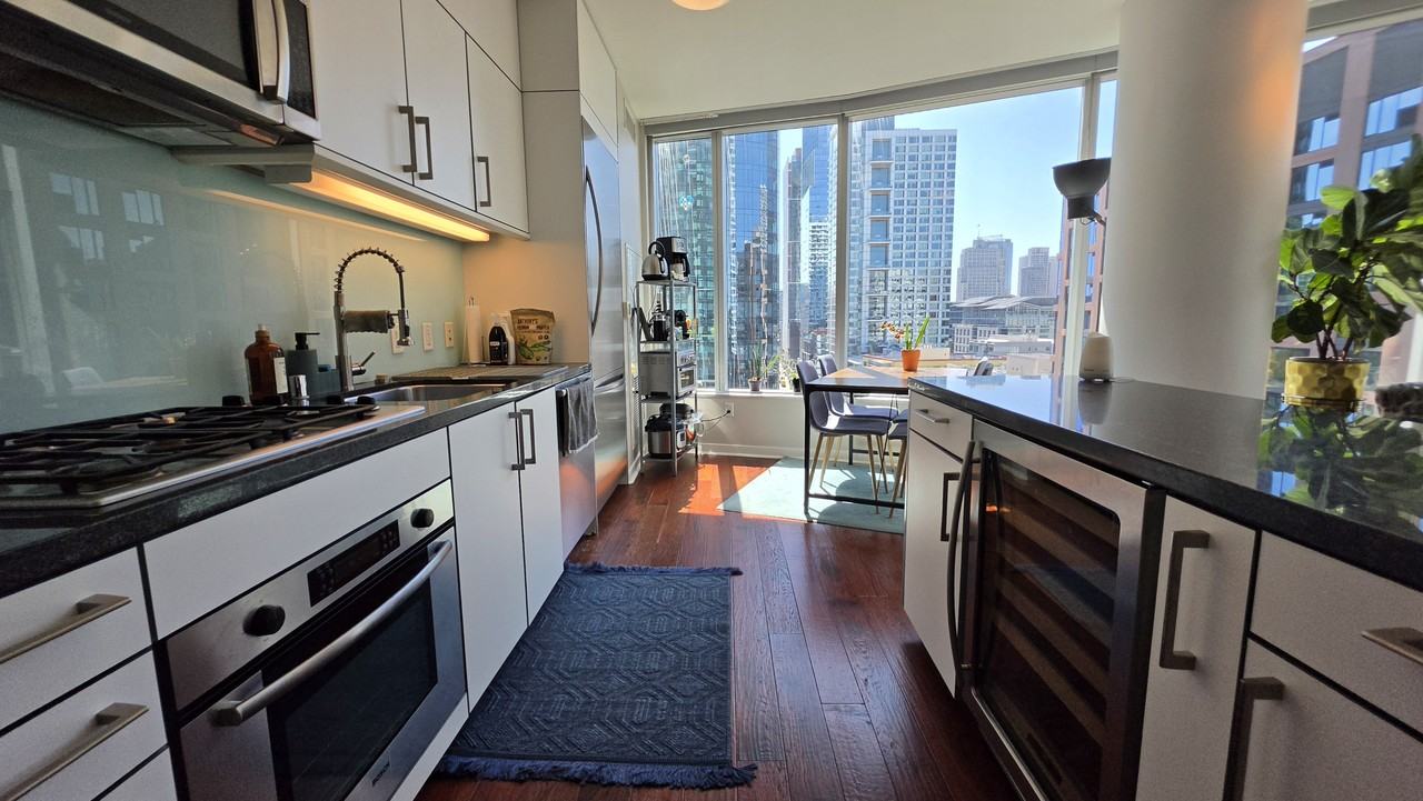 301 Main St #15H - Photo 3 of 38