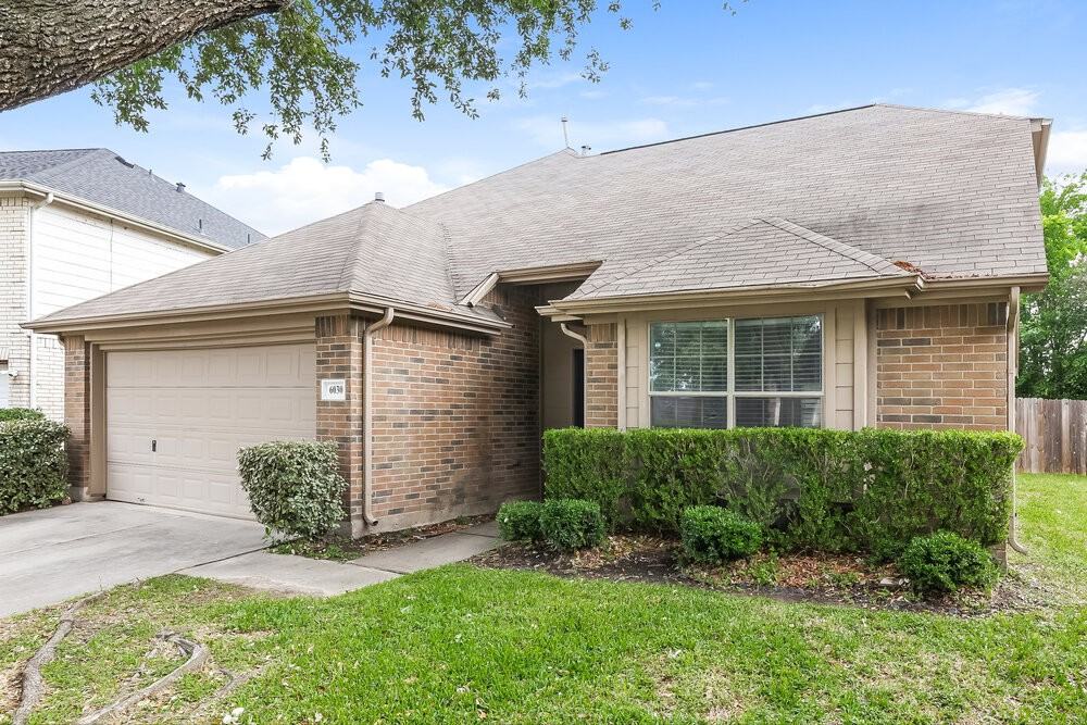 6030 Nw Creek Cir - Photo 4 of 17
