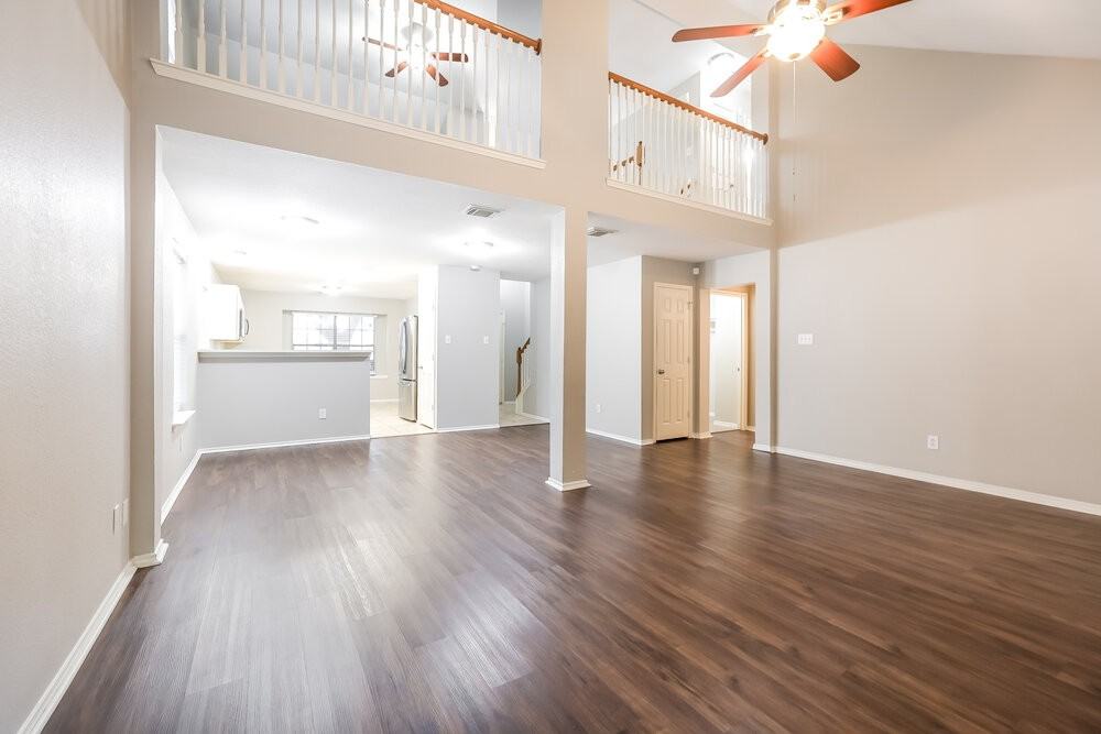 6030 Nw Creek Cir - Photo 5 of 17