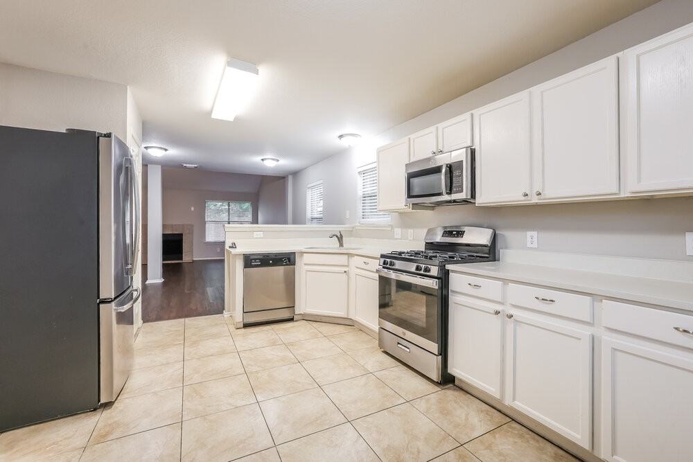 6030 Nw Creek Cir - Photo 7 of 17